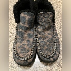 Women’s leopard print Hey Dude boots size 8